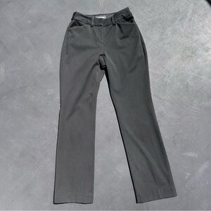 Staple closet essential, black express straight leg pants in a size 00R.